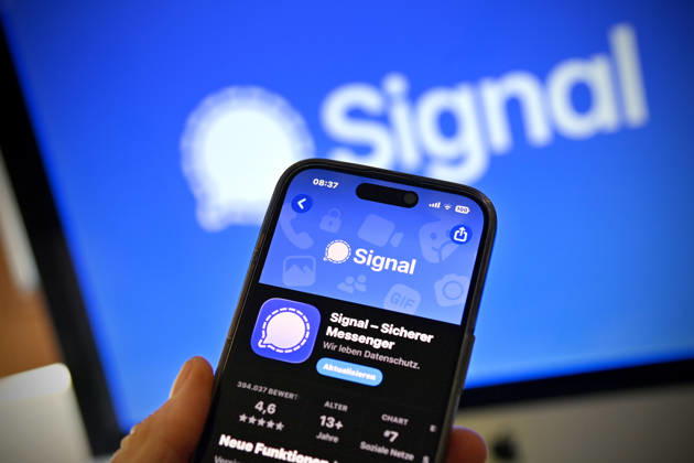 Symbol photo Signal Messenger, The messenger app Signal is popular with many people for whom privacy is important Now there is a major phishing attack, which apparently also affects federal ministers The evidence of the author is growing Social networks,Smartphone,Logos,Logo,App,