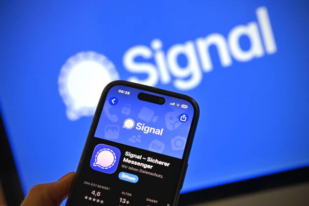 Symbol photo Signal Messenger, The messenger app Signal is popular with many people for whom privacy is important Now there is a major phishing attack, which apparently also affects federal ministers The evidence of the author is growing Social networks,Smartphone,Logos,Logo,App,