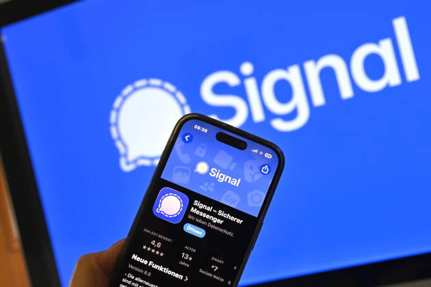 Symbol photo Signal Messenger, The messenger app Signal is popular with many people for whom privacy is important Now there is a major phishing attack, which apparently also affects federal ministers The evidence of the author is growing Social networks,Smartphone,Logos,Logo,App,