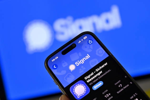 Symbol photo Signal Messenger, The messenger app Signal is popular with many people for whom privacy is important Now there is a major phishing attack, which apparently also affects federal ministers The evidence of the author is growing Social networks,Smartphone,Logos,Logo,App,