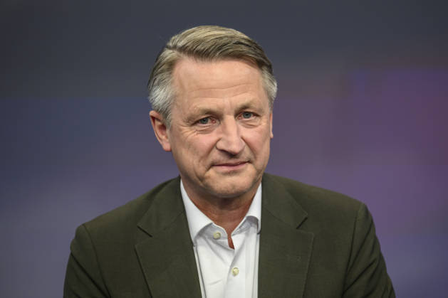 v l Nikolaus Blome Head of Politics RTL ntv , GER, Berlin, Studio, guest on Maischberger, political talk show, TV, format, with presenter Sandra Maischberger, Das Erste, from Adlershof Am Studio 20, April 29, 2026, Copyright: HMBxMedia UwexKoch