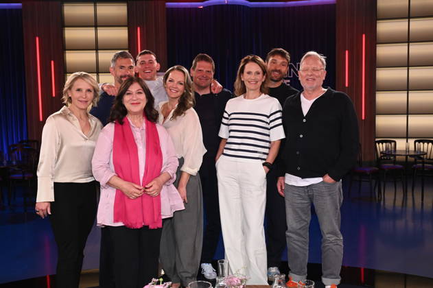 Presenter Susan Link, presenter Micky Beisenherz, actress Eva Mattes, comedian Jerry Vsan, presenter Eva Brenner, cyclist Jan Ullrich, sports presenter Katrin Müller Hohenstein, cyclist Rick Zabel and doctor Dietrich Grönemeyer, l-r, as guests on the WDR talk show Kölner Treff