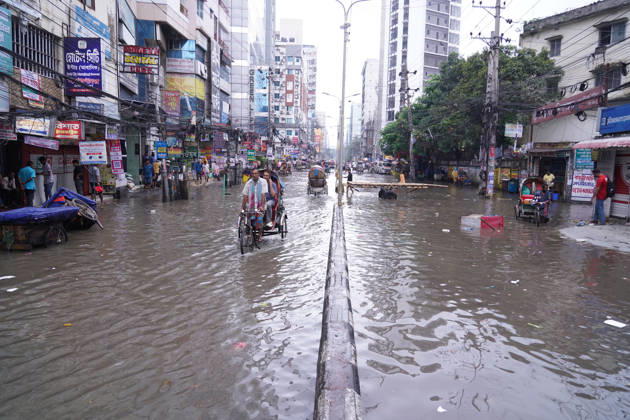 May 1, 2026, Dhaka, Dhaka, Bangladesh: DHAKA, BANGLADESH †May 1, 2026: After several hours of continuous rainfall, many small and major roads across the capital Dhaka were submerged, with water levels ranging from knee-deep to waist-deep in some areas. People forced to leave their homes for work faced severe difficulties, disrupting normal city life. Stray dogs and other animals were also left vulnerable in the flooded conditions. In many cases, clogged manholes filled with plastic waste and debris obstructed drainage systems, leading to widespread waterlogging. Dhaka Bangladesh - ZUMAk185 20260501_zip_k185_018 Copyright: xRubelxKarmakerx