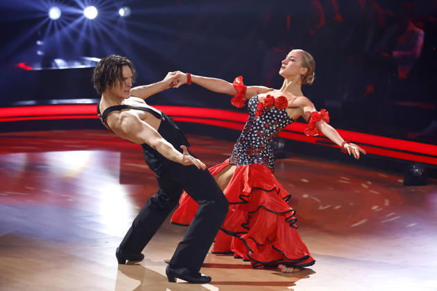 Singer Anna Carina Woitschack and dancer Evgeny Vinokurov at the eighth dance show of the 19th season of the RTL dance show Lets Dance at the Coloneum Cologne, 01 05 2026 NRW Germany Copyright: xChristophxHardtx