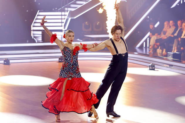 Singer Anna Carina Woitschack and dancer Evgeny Vinokurov at the eighth dance show of the 19th season of the RTL dance show Lets Dance at the Coloneum Cologne, 01 05 2026 NRW Germany Copyright: xChristophxHardtx