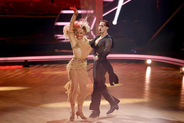 Singer Milano Milane Baybah and professional dancer Marta Arndt at the eighth dance show of the 19th season of the RTL dance show Lets Dance at the Coloneum Cologne, 01 05 2026 NRW Germany Copyright: xChristophxHardtx