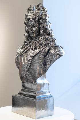 May 1, 2026, Bronx, New York, USA: Louis XIV by Jeff Koons on view during May Marquee Modern & Contemporary Auctions press preview at Sotheby s The Breuer in New York, NY on May 1, 2026. Bronx USA - ZUMAr339 20260501_znp_r339_007 Copyright: xLevxRadinx
