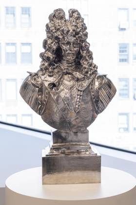 May 1, 2026, Bronx, New York, USA: Louis XIV by Jeff Koons on view during May Marquee Modern & Contemporary Auctions press preview at Sotheby s The Breuer in New York, NY on May 1, 2026. Bronx USA - ZUMAr339 20260501_znp_r339_009 Copyright: xLevxRadinx