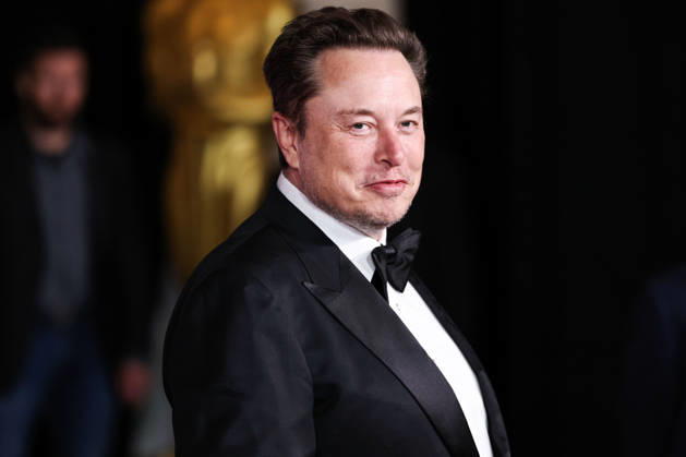 (FILE) Elon Musk s Tesla Pay Package Valued at $158 Billion for 2025 (FILE) Elon Musk s Tesla Pay Package Valued at $158 Billion for 2025. MIRACLE MILE, LOS ANGELES, CALIFORNIA, USA - APRIL 13: Chief Executive Officer (CEO) and product architect of Tesla, Inc., Founder, CEO and chief engineer of SpaceX, Owner, Chief Technology Officer (CTO) and executive chairman of X Corp. (formerly Twitter) Elon Reeve Musk arrives at the 10th Annual Breakthrough Prize Ceremony held at the Academy Museum of Motion Pictures on April 13, 2024 in Miracle Mile, Los Angeles, California, United States. (Photo by Xavier Collin Image Press Agency)