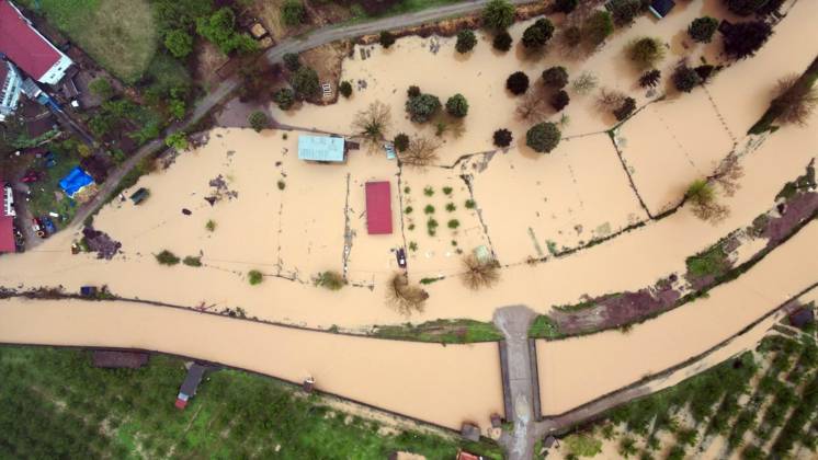 Heavy rain causes flooding in Turkiye s Sakarya SAKARYA, TURKIYE - MAY 5: An aerial view of flooded streets after water flow from the reservoir’s floodplain due to heavy rain at Daricayiri neighborhood in Karasu district of Sakarya, Turkiye on May 5, 2026. Basements of some homes, and agricultural fields, were flooded, and pools of water formed in the school and mosque courtyards. Osman Nevtan Angun Anadolu Sakarya Turkey. Editorial use only. Please get in touch for any other usage.  Copyright: x2026xAnadoluxOsmanxNevtanxAngunx
