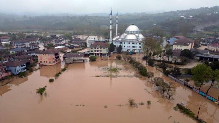 Heavy rain causes flooding in Turkiye s Sakarya SAKARYA, TURKIYE - MAY 5: An aerial view of flooded streets after water flow from the reservoir’s floodplain due to heavy rain at Daricayiri neighborhood in Karasu district of Sakarya, Turkiye on May 5, 2026. Basements of some homes, and agricultural fields, were flooded, and pools of water formed in the school and mosque courtyards. Osman Nevtan Angun Anadolu Sakarya Turkey. Editorial use only. Please get in touch for any other usage.  Copyright: x2026xAnadoluxOsmanxNevtanxAngunx