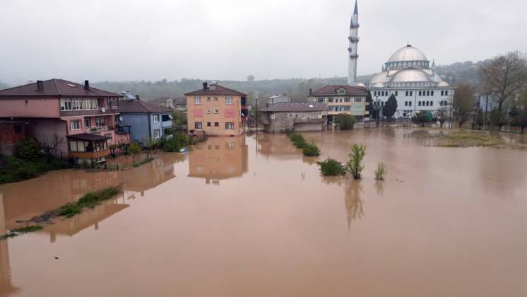 Heavy rain causes flooding in Turkiye s Sakarya SAKARYA, TURKIYE - MAY 5: A view of flooded streets after water flow from the reservoir’s floodplain due to heavy rain at Daricayiri neighborhood in Karasu district of Sakarya, Turkiye on May 5, 2026. Basements of some homes, and agricultural fields, were flooded, and pools of water formed in the school and mosque courtyards. Osman Nevtan Angun Anadolu Sakarya Turkey. Editorial use only. Please get in touch for any other usage.  Copyright: x2026xAnadoluxOsmanxNevtanxAngunx