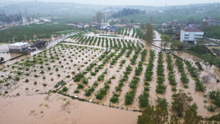 Heavy rain causes flooding in Turkiye s Sakarya SAKARYA, TURKIYE - MAY 5: An aerial view of flooded streets after water flow from the reservoir’s floodplain due to heavy rain at Daricayiri neighborhood in Karasu district of Sakarya, Turkiye on May 5, 2026. Basements of some homes, and agricultural fields, were flooded, and pools of water formed in the school and mosque courtyards. Osman Nevtan Angun Anadolu Sakarya Turkey. Editorial use only. Please get in touch for any other usage. Copyright: x2026xAnadoluxOsmanxNevtanxAngunx