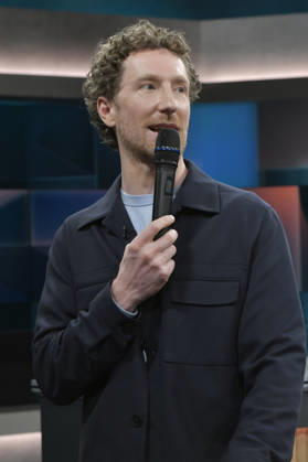 Louis Klamroth on the ARD talk show hart aber fair in Studio Adlershof Berlin, 05 04 2026 Foto:xM.xBehrensx xFuturexImagex hart_fair0405_6503