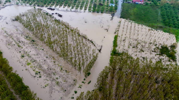 Heavy rain causes flooding in Turkiye s Sakarya SAKARYA, TURKIYE - MAY 4: An aerial view of flooded agricultural land and residential areas after the Melen River overflowed due to heavy rainfall in Sakarya, Turkiye, on May 4, 2026. Basements of some homes and nearby fields were inundated, while standing water also accumulated in school and mosque courtyards. Davut Genc Anadolu Sakarya Turkey. Editorial use only. Please get in touch for any other usage.  Copyright: x2026xAnadoluxDavutxGencx