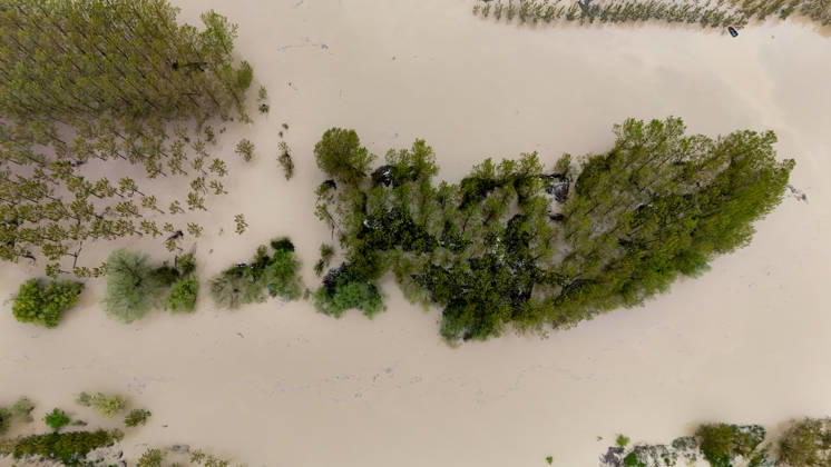 Heavy rain causes flooding in Turkiye s Sakarya SAKARYA, TURKIYE - MAY 4: An aerial view of flooded agricultural land and residential areas after the Melen River overflowed due to heavy rainfall in Sakarya, Turkiye, on May 4, 2026. Basements of some homes and nearby fields were inundated, while standing water also accumulated in school and mosque courtyards. Davut Genc Anadolu Sakarya Turkey. Editorial use only. Please get in touch for any other usage.  Copyright: x2026xAnadoluxDavutxGencx