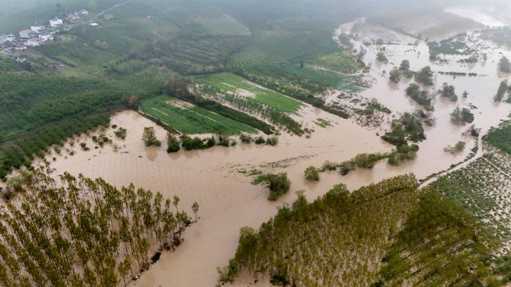 Heavy rain causes flooding in Turkiye s Sakarya SAKARYA, TURKIYE - MAY 4: An aerial view of flooded agricultural land and residential areas after the Melen River overflowed due to heavy rainfall in Sakarya, Turkiye, on May 4, 2026. Basements of some homes and nearby fields were inundated, while standing water also accumulated in school and mosque courtyards. Davut Genc Anadolu Sakarya Turkey. Editorial use only. Please get in touch for any other usage.  Copyright: x2026xAnadoluxDavutxGencx
