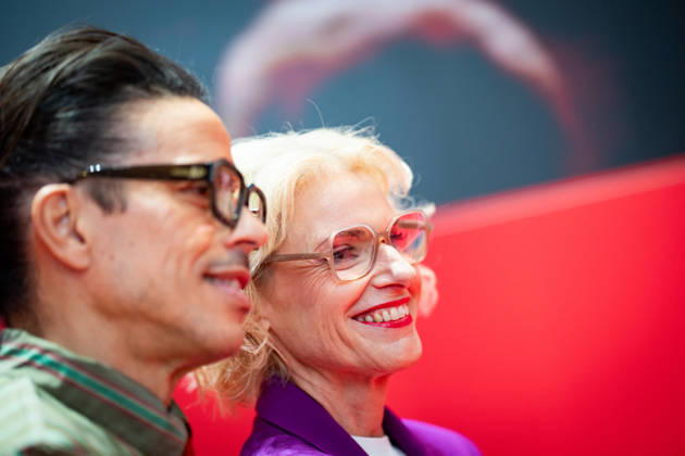 Jorge Gonzalez, presenter, choreographer and model, on the BILD Stage, with journalist Tanja May OMR26 Festival in Hamburg, Hamburg Hamburg Germany Fair