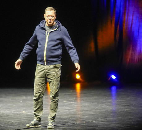 AUT OESTERREICH, 2026 05 06 CULTURE CABARET CABARET ARTIST ALEX KRISTAN WITH HIS PROGRAM 50 SHADES OF SCHMÄH at the Passionsspielhaus ERL rights managed