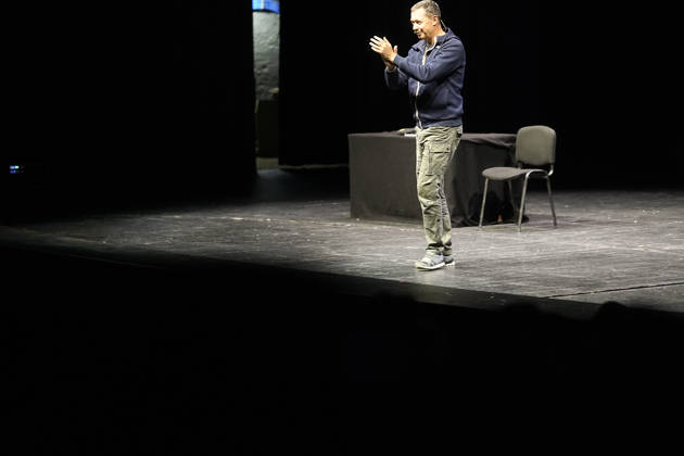 AUT OESTERREICH, 2026 05 06 CULTURE CABARET CABARET ARTIST ALEX KRISTAN WITH HIS PROGRAM 50 SHADES OF SCHMÄH at the Passionsspielhaus ERL rights managed