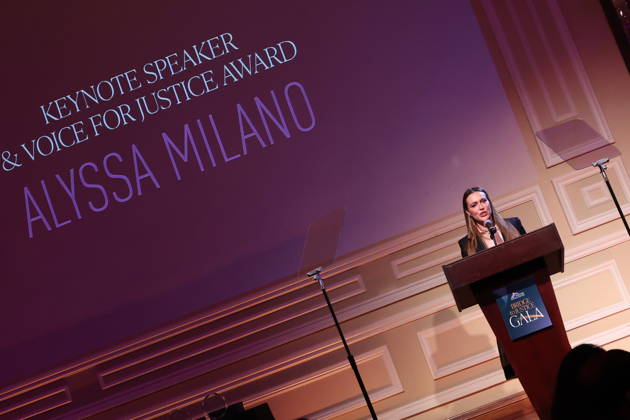 Alyssa Milano attends the 2026 Bridge to Justice Gala in Los Angeles Los Angeles CA May 7 Alyssa Milano speaks at the 2026 Bridge to Justice Gala hosted by The Survivor Justice Center on May 7, 2026 Credit AdMedia 455688 2026 05 07 Los Angeles United States Milano, Alyssa  Copyright: xAdMediax STAR_455688_037