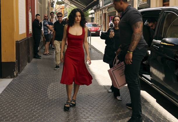 Rosalia with her fans in the streets of Seville, Friday, May 8, 2026 Cordon Press 