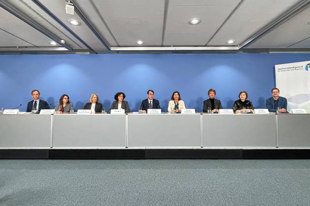 Berlin, Germany, 12 05 2026 Haus der Bundespressekonferenz Press conference Presentation of the German Council of Experts on Integration and Migration SVR Annual Report 2026 L R Marc Helbling, Sandra Lavenex, Birgit Leyendecker, Heike Köhn, Winfried Kluth, Birgit Glorius, Hannes Schammann, Havva Engin, Panu Poutvaara Copyright: xdtsxNachrichtenagenturx dts_118678