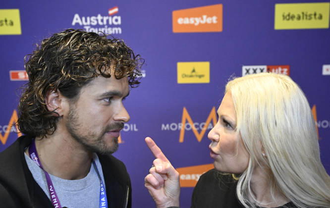 LKS 20260512 Finland s entry to the Eurovision Song Contest 2026, Pete Parkkonen (left) and Linda Lampenius during a press conference ahead of the first semifinal in Vienna, Austria on Monday, 12th of May, 2026. - HEIKKI SAUKKOMAA Wien Austria  Copyright: xHeikkixSaukkomaax A-hnUXjUDdc
