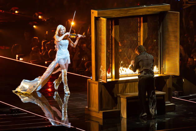 Eurovision Song Contest 2025 First Semi Final, 12 05 2026 VIENNA, AUSTRIA 12 MAY 2026 Image shows Finland artists Linda Lampenius x Pete Parkkonen for Finland performing the song Liekinheitin during Eurovision Song Contest 2025 First Semi Final at Wiener Stadthalle on 12 05 2026 in Vienna, Austria Vienna Wiener Stadthalle Austria Copyright: xBEAUTIFULxSPORTS Froehlichx