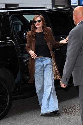 Geena Davis seen leaving CBS this morning in New York Featuring: Geena Davis Where: New York City, New York, United States When: 13 May 2026 Credit: Elder Ordonez INSTARimages EDITORIAL USE ONLY. NOT FOR USE BY NEWSPAPERS BASED IN THE UK. Copyright: xx instar55687287