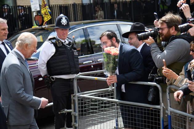 King Charles III Visits Golders Green, London, UK - Thursday 14 May 2026 King Charles III visits members of the Jewish community in Golders Green, London, England, UK on Thursday 14 May, 2026 to show solidarity and support., Credit:Justin Ng Avalon UK, England, London, Golders Green Copyright: xJustinxNgx xAvalonx 1098933178