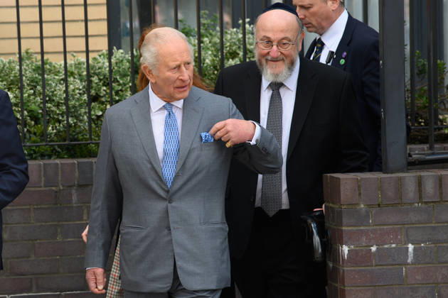 King Charles III Visits Golders Green, London, UK - Thursday 14 May 2026 King Charles III visits members of the Jewish community in Golders Green, London, England, UK on Thursday 14 May, 2026 to show solidarity and support., Credit:Justin Ng Avalon UK, England, London, Golders Green Copyright: xJustinxNgx xAvalonx 1098933200