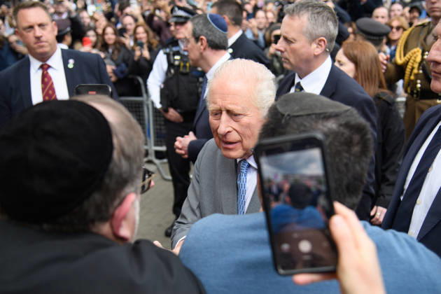 King Charles III Visits Golders Green, London, UK - Thursday 14 May 2026 King Charles III visits members of the Jewish community in Golders Green, London, England, UK on Thursday 14 May, 2026 to show solidarity and support., Credit:Justin Ng Avalon UK, England, London, Golders Green Copyright: xJustinxNgx xAvalonx 1098933328
