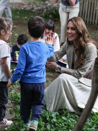 The Princess of Wales Visits Reggio Emilia in Northern Italy - Day Two 14 05 2026. Reggio Emilia, Italy. The Princess of Wales during a visit to the Salvador Allende pre‘school to observe how nature‘based learning is embedded within the Reggio Emilia Approach. Her Royal Highness spent time with children learning outdoors and met the educators whose commitment to nature shapes the design and ethos of the school. The Princess then joined a class of children for their outdoor morning assembly. Her Royal Highness also met an atelierista, who guided her around the grounds. The Princess then meet parents who volunteer at the school, to understand the strong community involvement that supports the pre-school., Credit:Andrew Parsons Kensingto Copyright: xAndrewxParsonsx xKensingtonxPalacex xB66x xAvalonx 1098940655