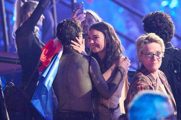 Vienna 14 05 2026 Eurovision Song Contest Vienna Vienna Vienne 2026 Live Show 2 Semi Final Live Show Second Semi Final En directe deuxième demi finale P H O T O the eliminated Eva Marija Luxembourg is consoled by Søren Torpegaard Lund L Denmark Eva Marija Luxembourg , who has been eliminated, is being consoled by Sør