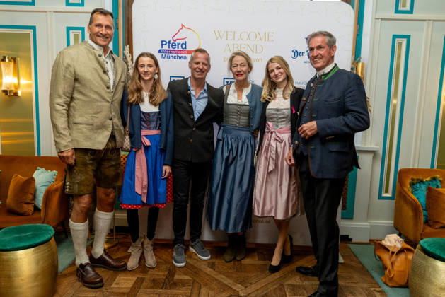 14 05 2026, Lars Riedel with daughter Paula , Frank Scheppendahl , Christina Kempkes Pink Ribbon Germany with company and Jürgen Blum Welcome evening of Pferd International Munich in the event location The Resi at Viktualienmarkt in Munich