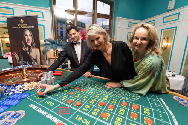 14 05 2026, At the roulette table Babara Klein with Irmgard Strobl Molkerei Andechser , Welcome evening of Pferd International Munich in the event location The Resi at Viktualienmarkt in Munich