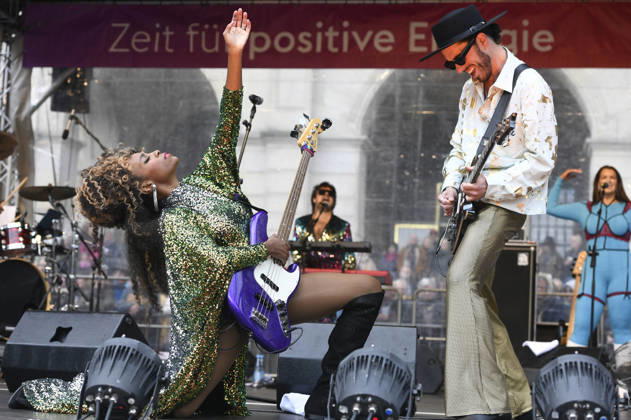 Nik West live at enercity swinging hannover 2026 on the Platz der Menschrechte in front of Hanovers New Town Hall, 14 05 2026 Foto:xC.xNiehausx xFuturexImagex enercity_6534