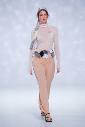Australian Fashion Week 2026 - Runway - Ngali A model walks the runway during the Ngali Wander with Wonder Runway show at Australian Fashion Week 2026 at the Museum of Contemporary Art on May 15, 2026 in Sydney, Australia., Credit:IOIO IMAGES IOIO Avalon Australia, New South Wales, Sydney, Museum of Contemporary Art Copyright: xIOIOxIMAGESx xIOIOx xAvalonx 1099146015