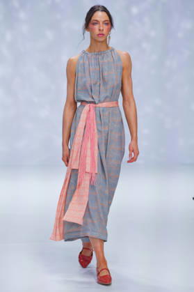 Australian Fashion Week 2026 - Runway - Ngali A model walks the runway during the Ngali Wander with Wonder Runway show at Australian Fashion Week 2026 at the Museum of Contemporary Art on May 15, 2026 in Sydney, Australia., Credit:IOIO IMAGES IOIO Avalon Australia, New South Wales, Sydney, Museum of Contemporary Art Copyright: xIOIOxIMAGESx xIOIOx xAvalonx 1099146133