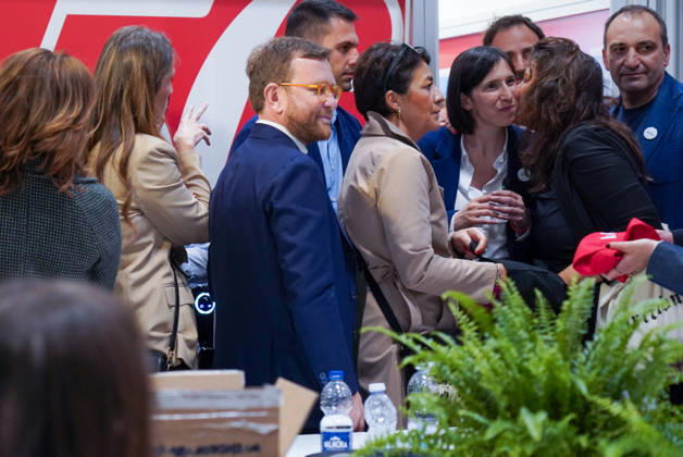 May 15, 2026, Turin, To, Italy: Democratic Party Secretary Elly Schlein visits Repubblica s stand at the Arena Robinson during the International Book Fair. Turin, May 15, 2026 Turin Italy  - ZUMAa289 20260515_zia_a289_038 Copyright: xSelenexDanielex xAgfx