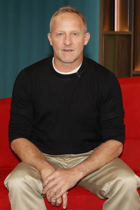 Maximilian Brückner on the NDR news and talk show DAS Rote Sofa in the NDR television studio Lokstedt Hamburg, 15 05 2026 Foto:xH.xHartmannx xFuturexImagex brueckner_6505