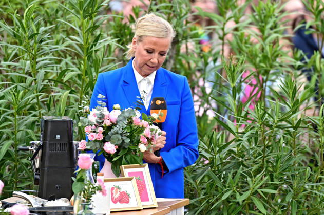 ZDF Fernsehgarten presenter Andrea Kiwi Kiewel during the ZDF entertainment show Fernsehgarten on 17 05 2026 in Mainz 20260517MWI122289
