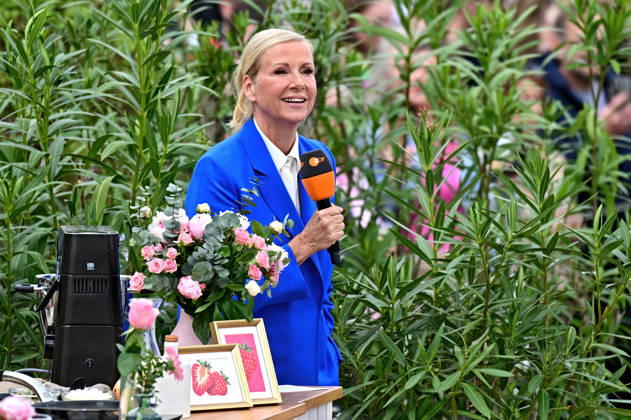 ZDF Fernsehgarten presenter Andrea Kiwi Kiewel during the ZDF entertainment show Fernsehgarten on 17 05 2026 in Mainz 20260517MWI122297