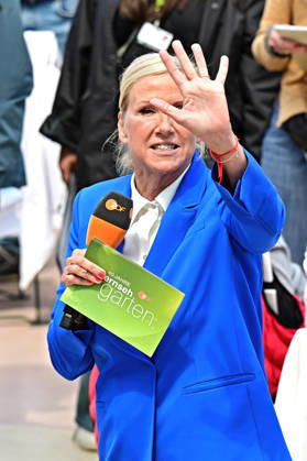 ZDF Fernsehgarten presenter Andrea Kiwi Kiewel during the ZDF entertainment show Fernsehgarten on 17 05 2026 in Mainz 20260517MWI122565