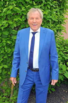 ZDF Fernsehgarten singer Bernhard Brink during the ZDF entertainment show Fernsehgarten on 17 05 2026 in Mainz 20260517MWI122824