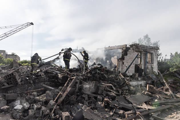 Aftermath of Russian airstrike in Kramatorsk and Druzhkivka KRAMATORSK, UKRAINE - MAY 21: Firefighters extinguish a fire following a Russian airstrike on the city of Kramatorsk, Ukraine, 21 May 2026 Diego Herrera Carcedo Anadolu Druzhkivka Ukraine. Editorial use only. Please get in touch for any other usage.  Copyright: x2026xAnadoluxDiegoxHerreraxCarcedox