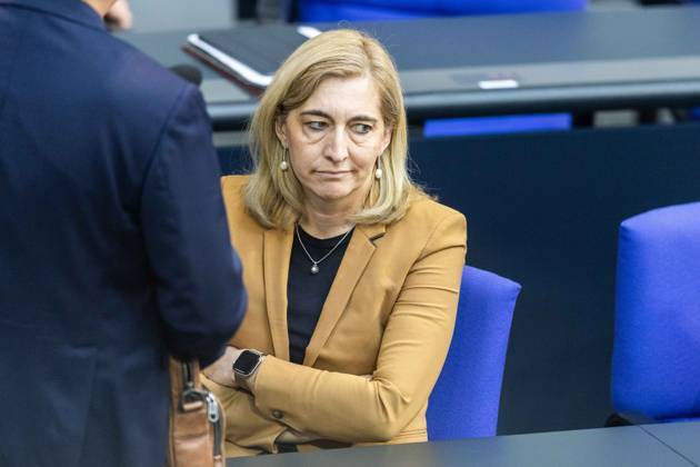 81 Session of the German Bundestag on 22 05 2026 in the plenary chamber of the Reichstag building in Berlin Nina Warken Federal Minister of Health Federal Minister of Health xJRx