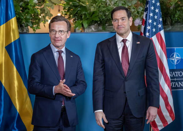 HELSINGBORG, SWEDEN 20260522 Prime Minister Ulf Kristersson M greets US Secretary of State Marco Rubio before the bilateral meeting at the NATO Foreign Ministers Meeting at Sea U in Helsingborg on Friday HELSINGBORG SWEDEN x50090x  Copyright: xJohanxNilssonx xTTx NATOS UTRIKESMINISTERMÖTE HELSINGBORG 2DF1mmRJMAs