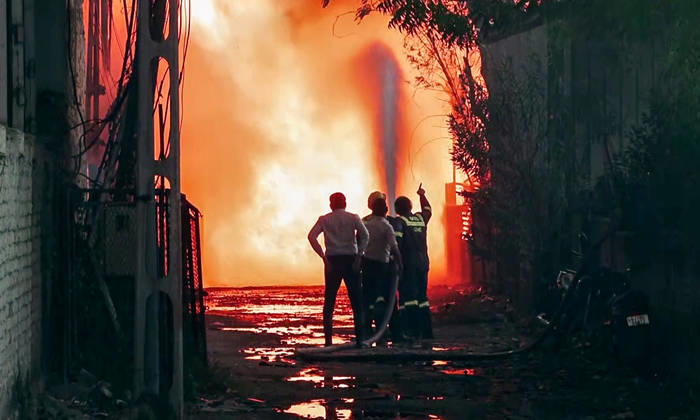 RECORD DATE NOT STATED Firefighting operations underway after a fire breaks out at the industrial area located on the Bhadaj Santej Road Ahmedabad, May 22 (ANI): Firefighting operations underway after a fire breaks out at the industrial area located on the Bhadaj Santej Road, in Ahmedabad on Friday. (ANI Video Grab) Ahmedabad Gujarat India Copyright: xANIx ANI_20260522411